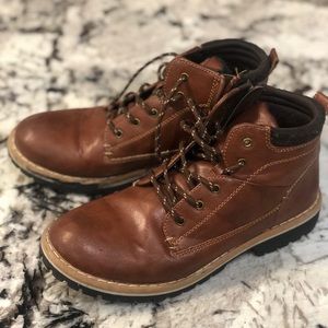 Boys boots